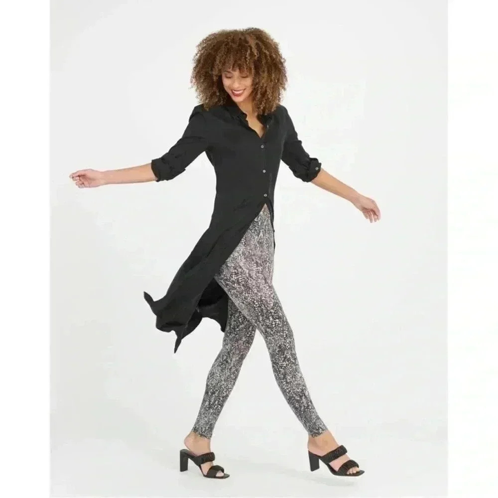 Spanx Faux Leather Snake Shine Leggings in Grey‎ Snake XS NWT